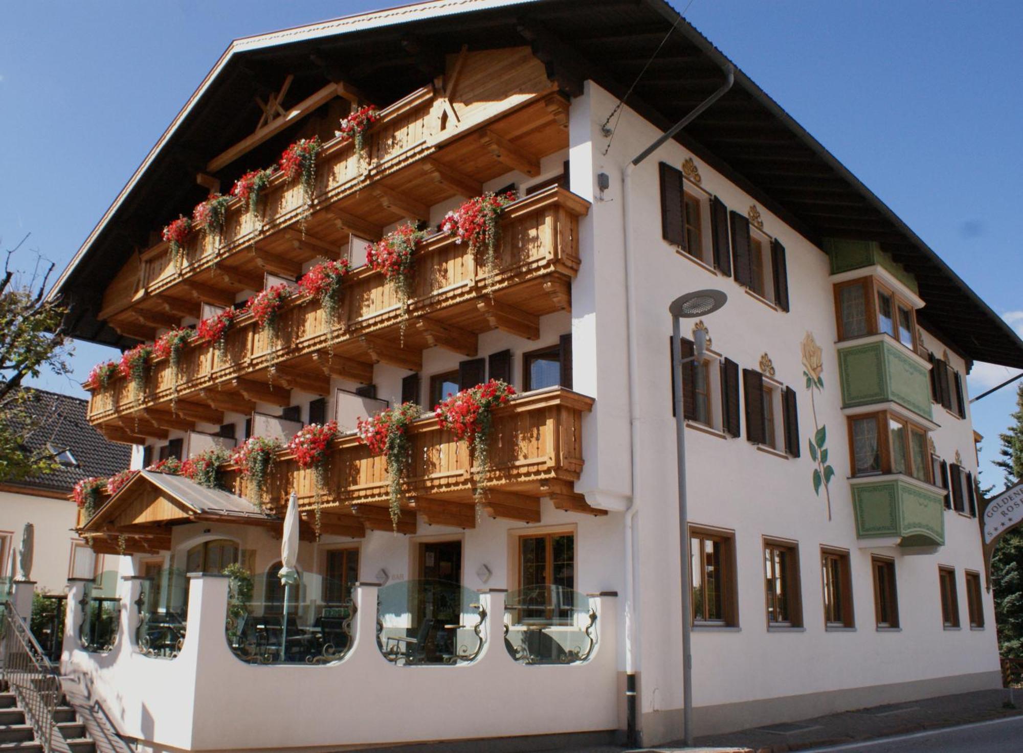 Hotel Goldene Rose Monguelfo-Tesido / Welsberg-Taisten Kültér fotó