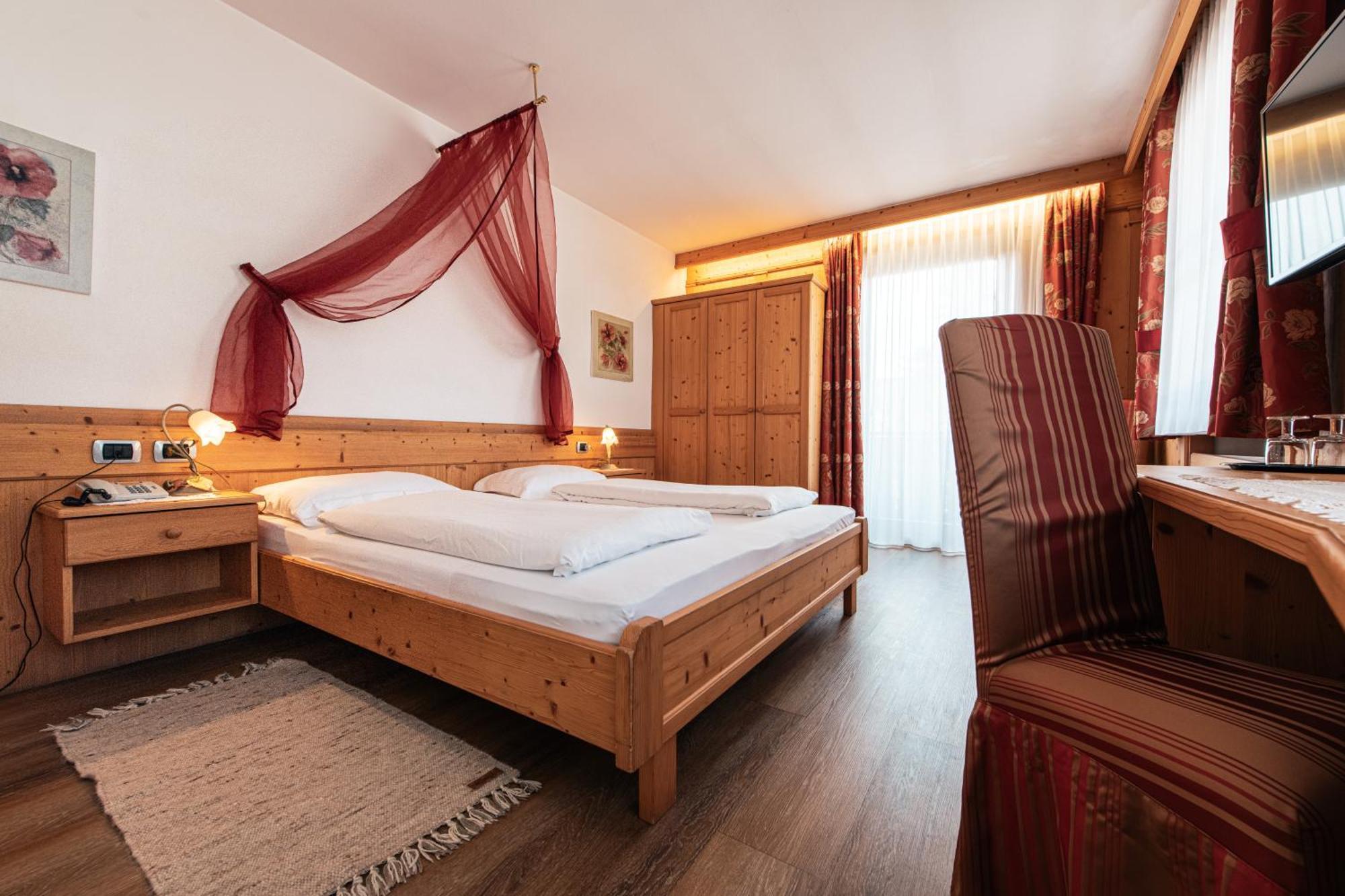 Hotel Goldene Rose Monguelfo-Tesido / Welsberg-Taisten Kültér fotó