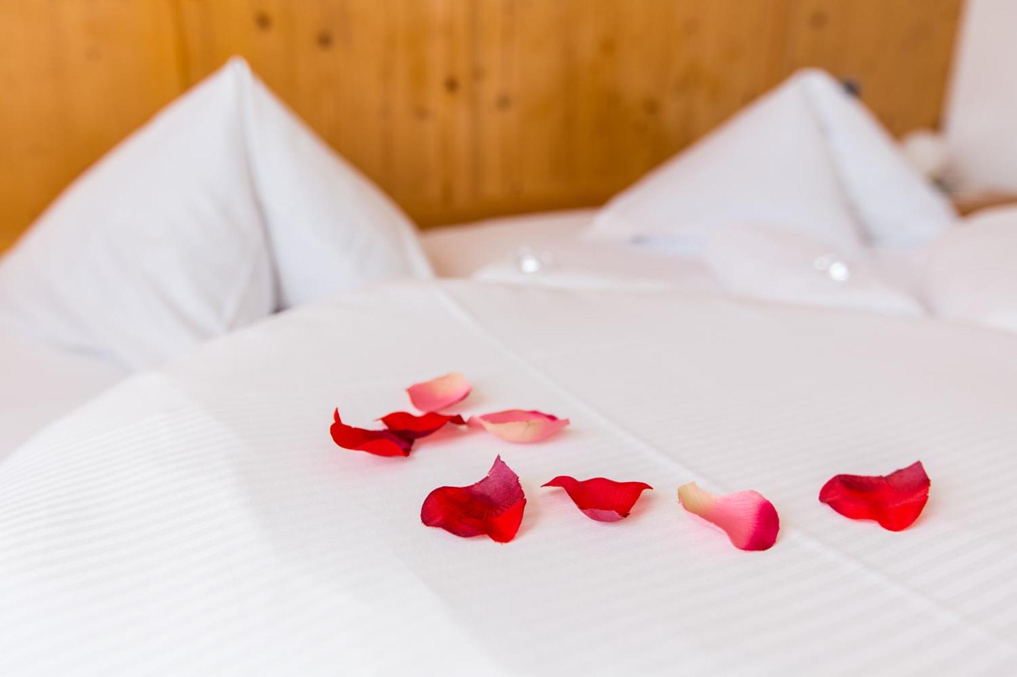 Hotel Goldene Rose Monguelfo-Tesido / Welsberg-Taisten Kültér fotó