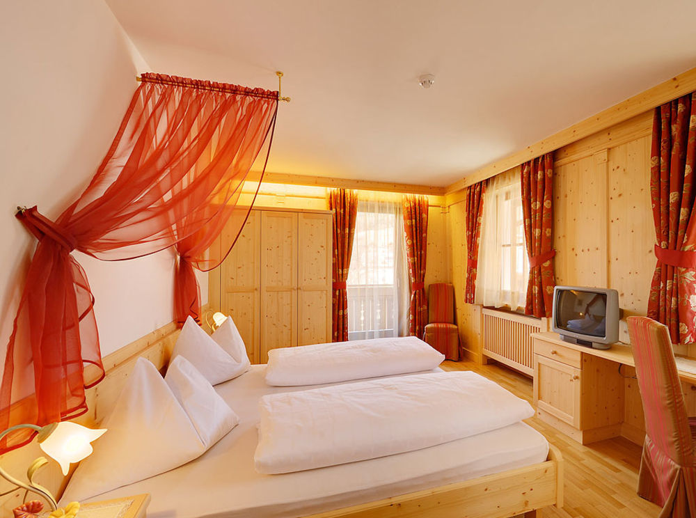 Hotel Goldene Rose Monguelfo-Tesido / Welsberg-Taisten Kültér fotó